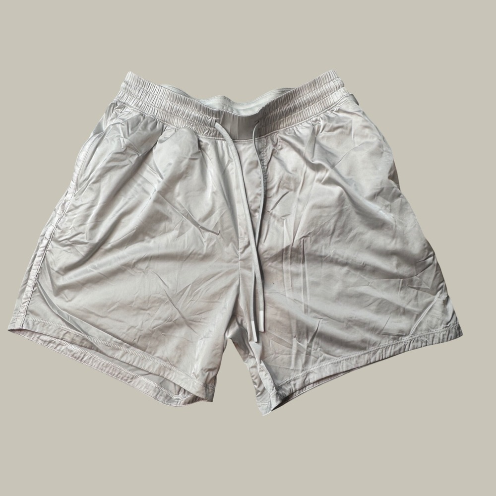 Lululemon Shorts Mens XS Silver Grey Athletic Running Training LM7BLMS